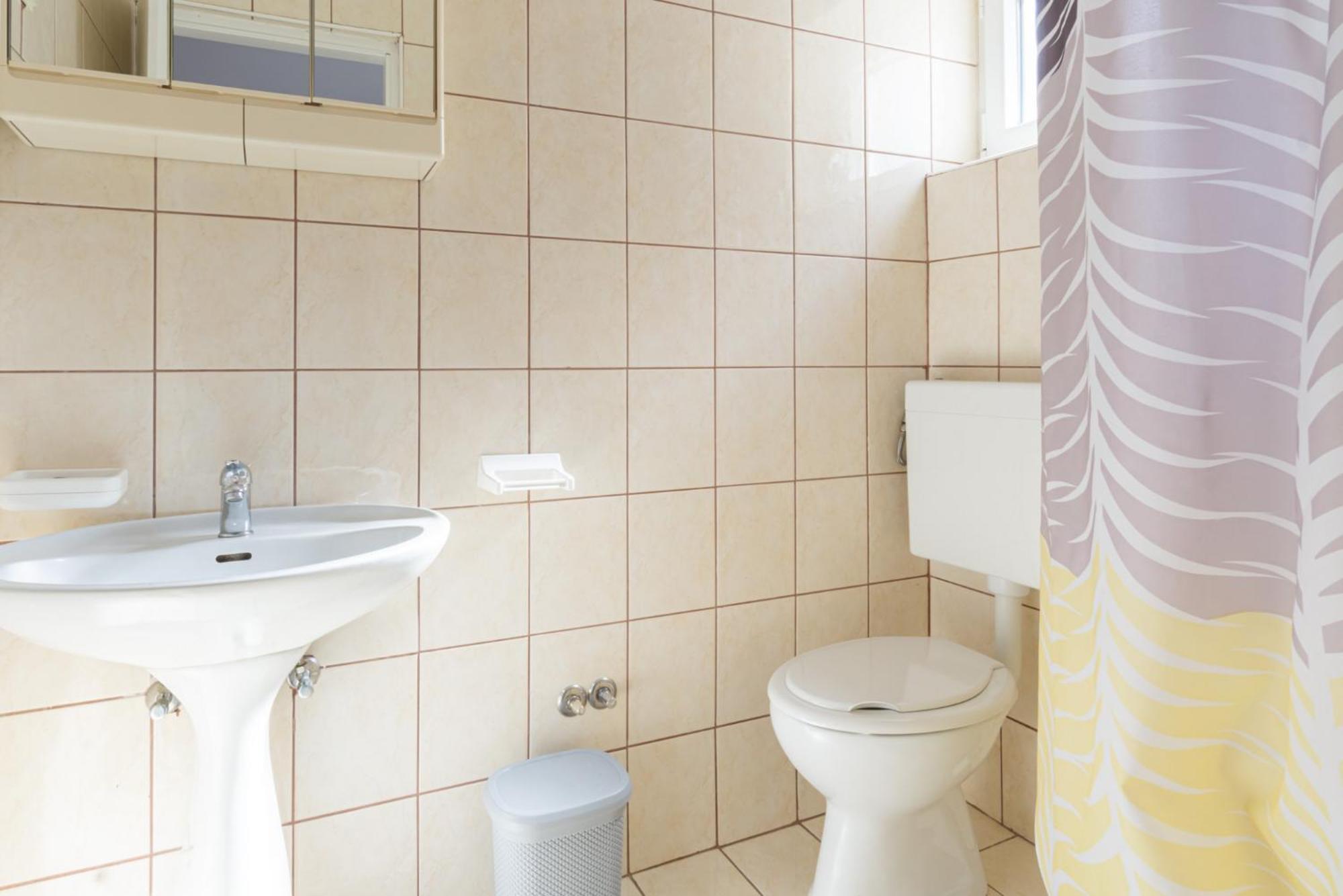 Apartment And Room Bacic Metajna Room photo