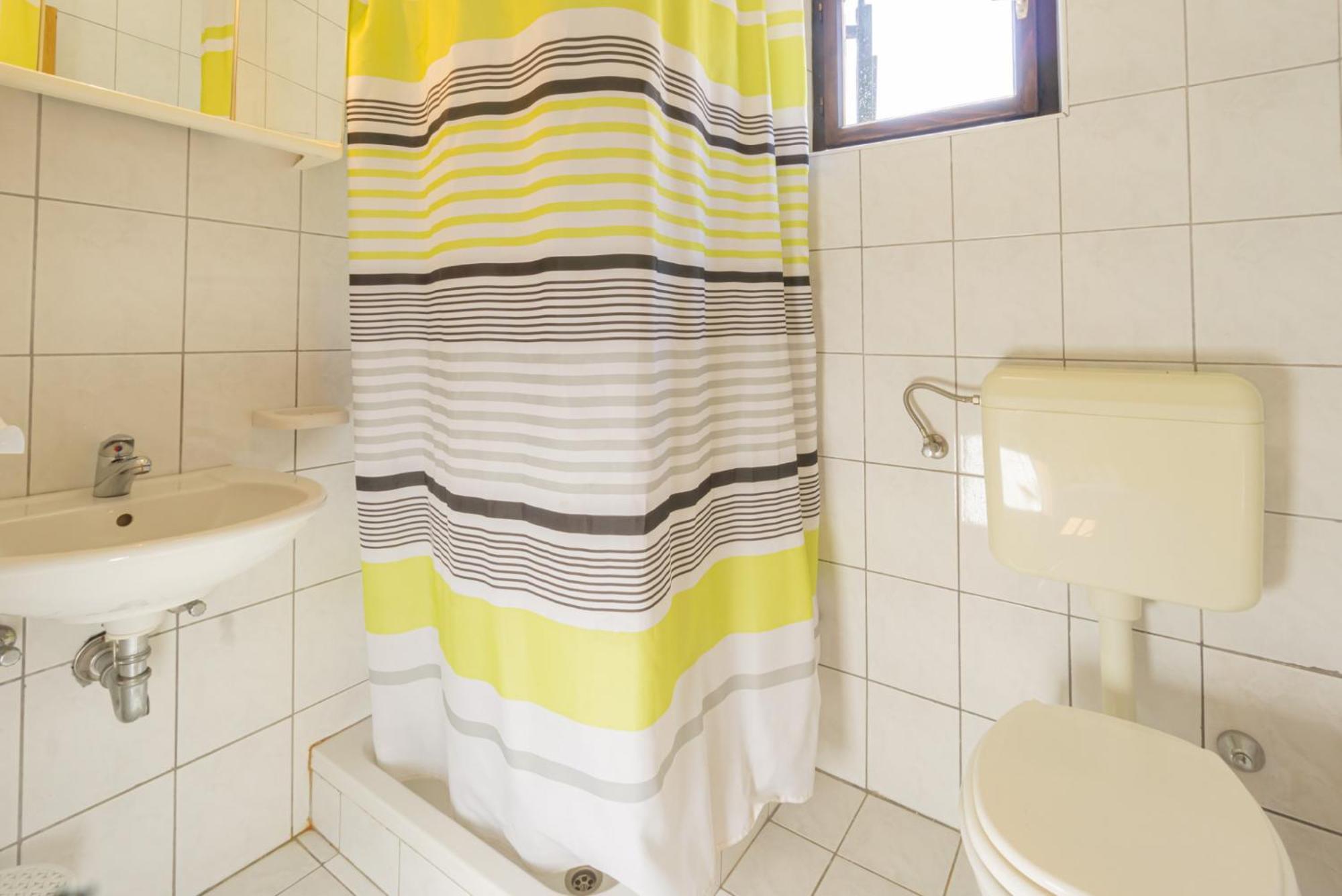Apartment And Room Bacic Metajna Room photo