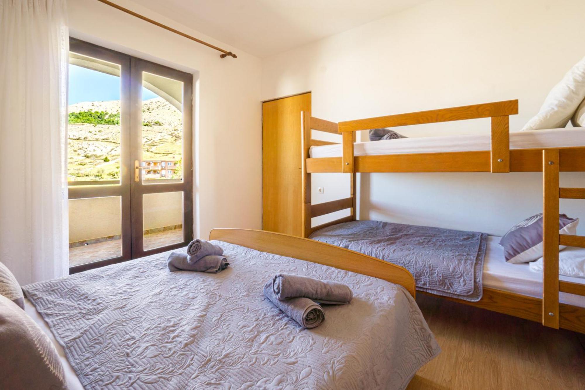 Apartment And Room Bacic Metajna Room photo
