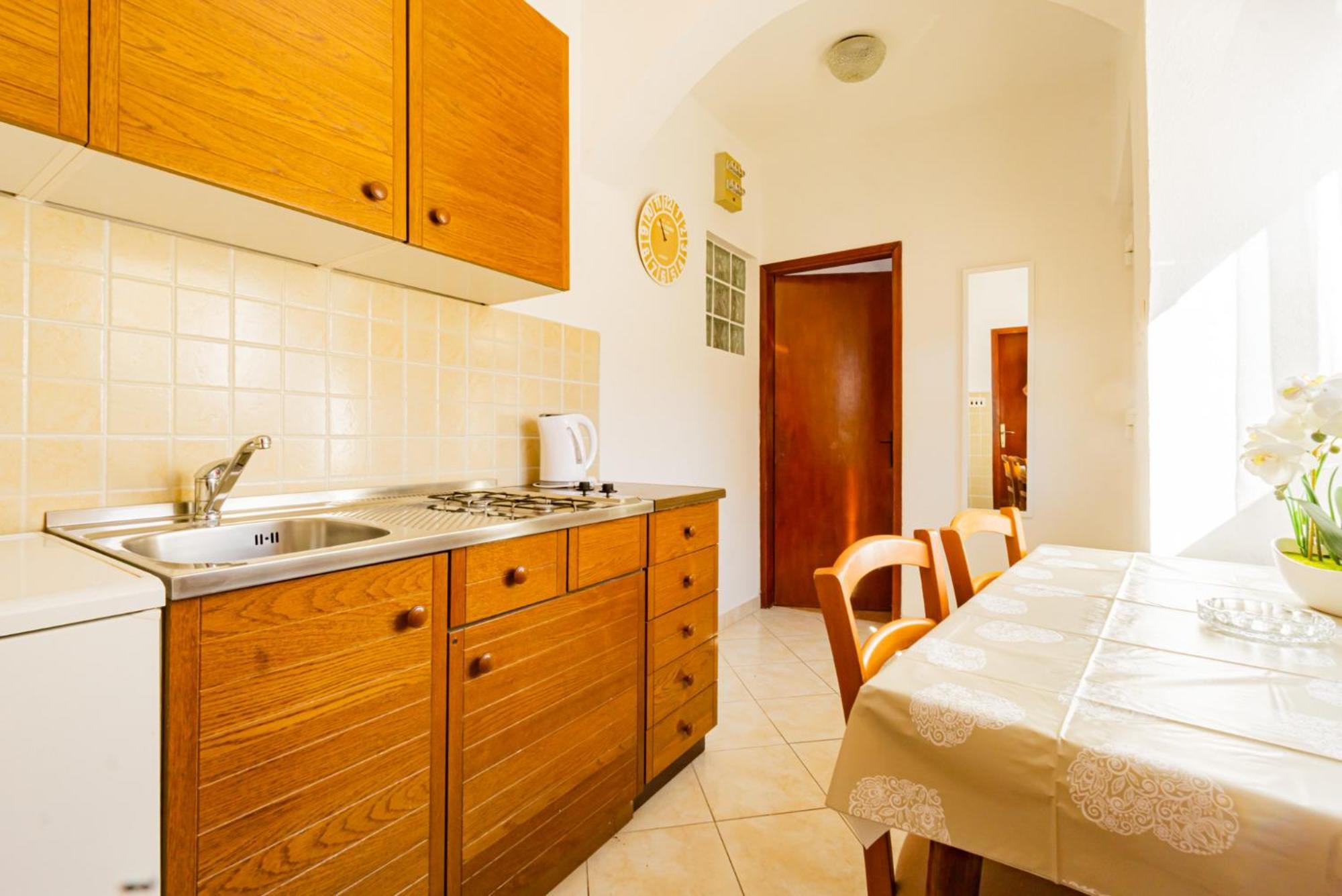 Apartment And Room Bacic Metajna Room photo